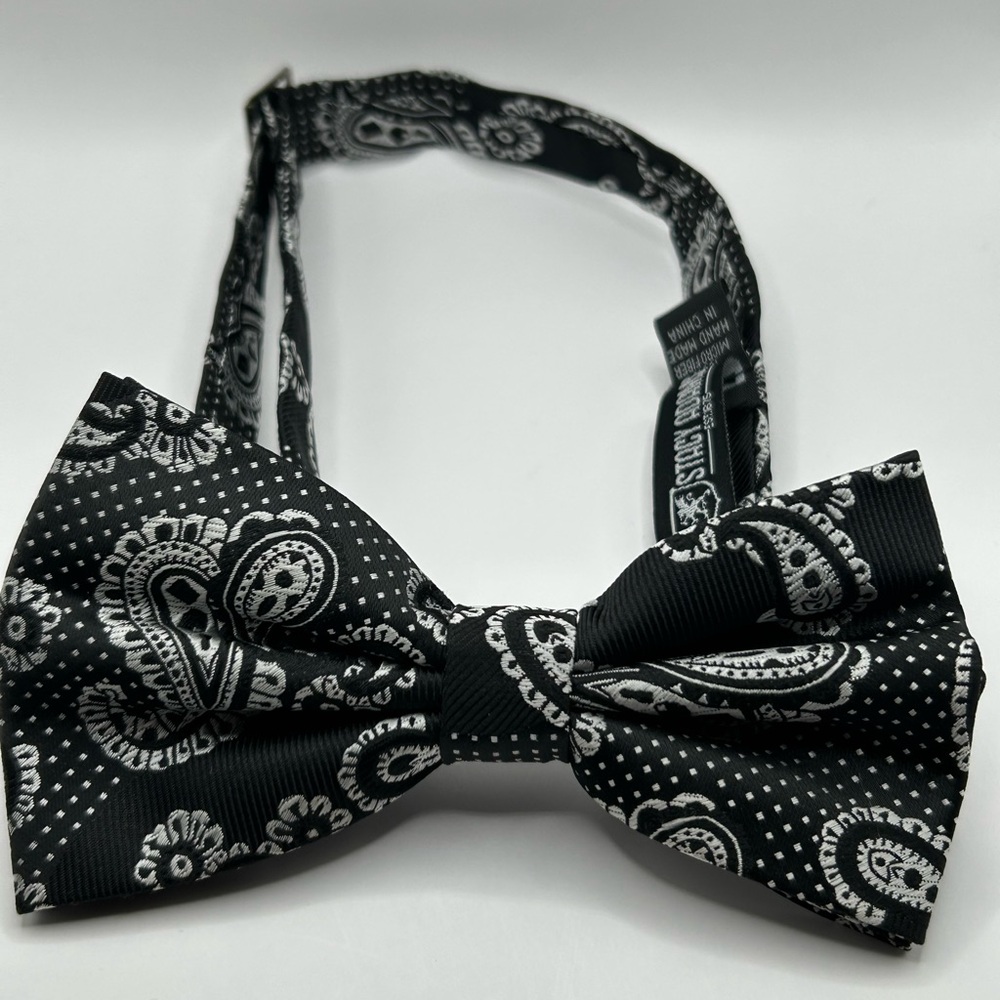 Stacy Adams Black and White Paisley Bow Tie